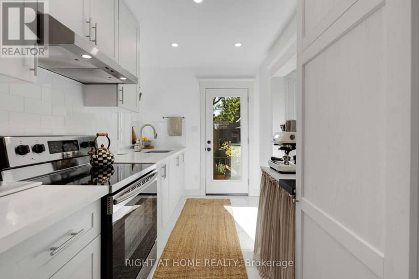 1642 Dufferin Street — photo 9 of 34