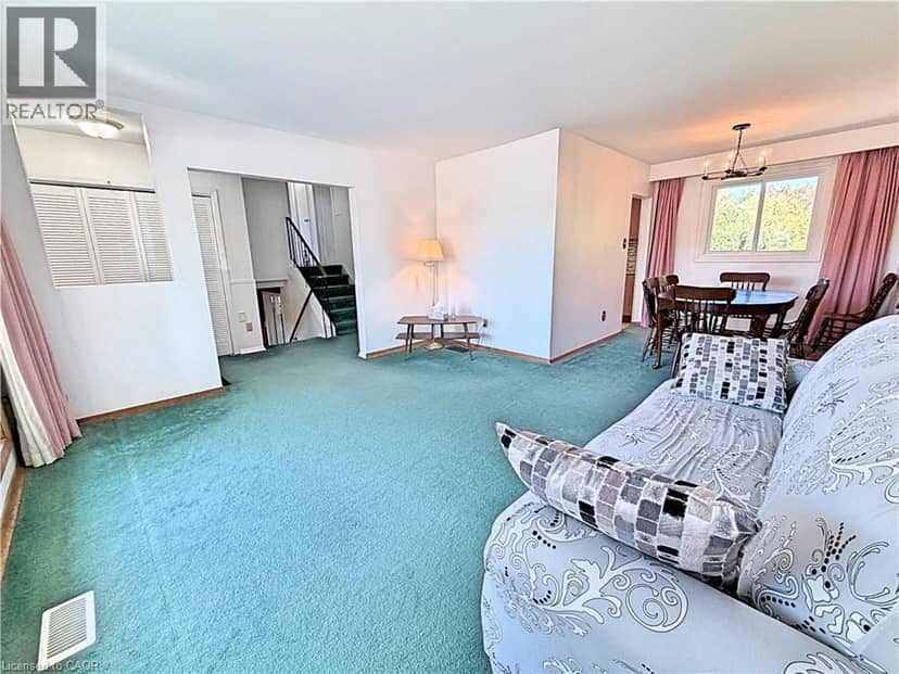 607 WALKERS Line, Burlington, photo 5