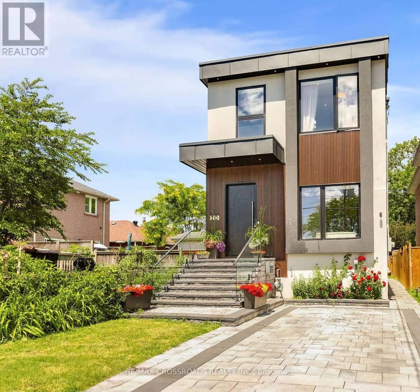 10 Hamstead Avenue — photo 1 of 40