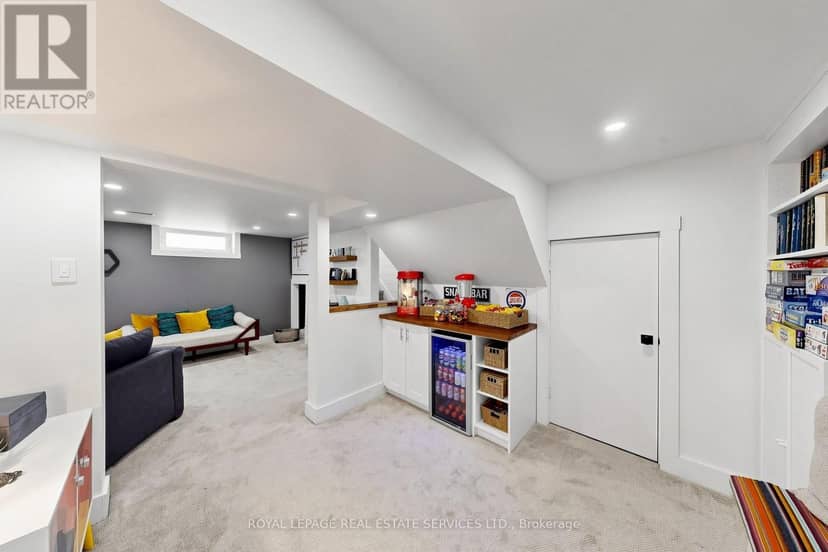 83 Delmar Drive — photo 33 of 40