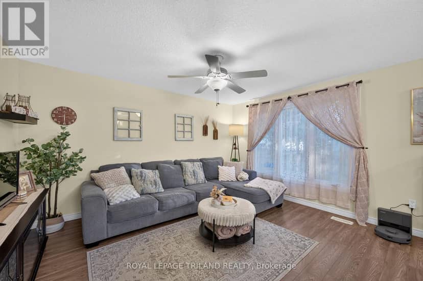 53 Stroud Crescent — photo 15 of 38