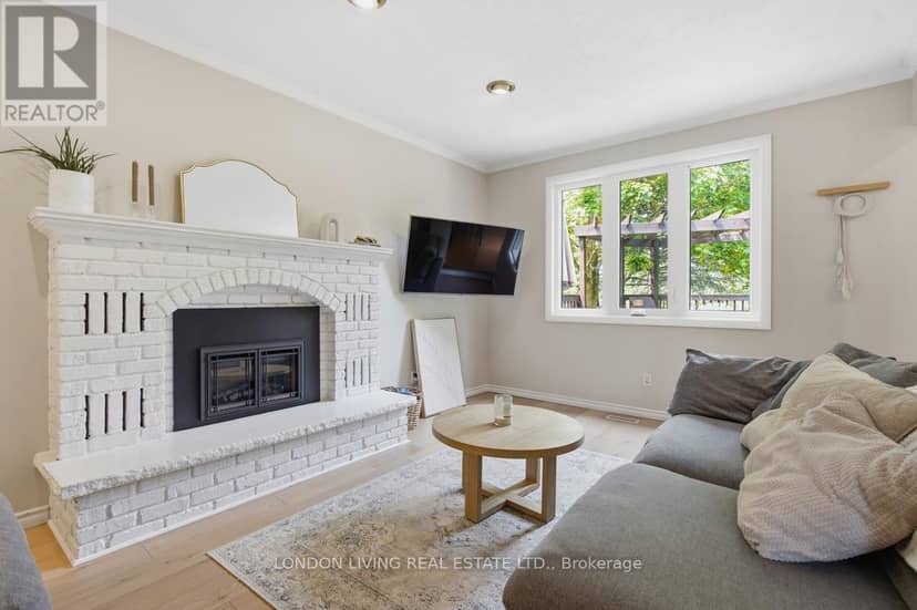 7006 Diane Crescent — photo 14 of 40