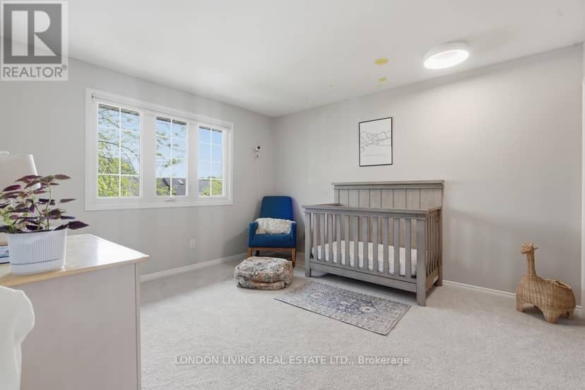 7006 Diane Crescent — photo 24 of 40