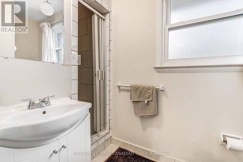 698 Chiddington Avenue — photo 12 of 19