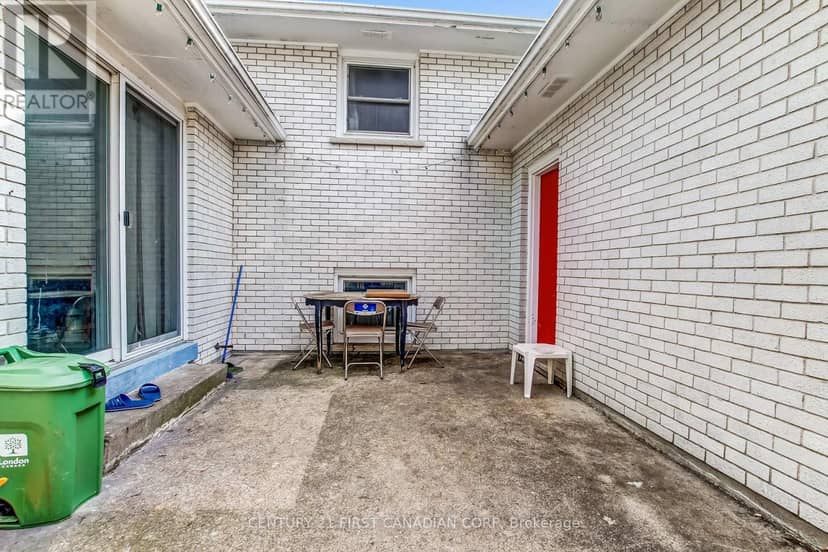 698 Chiddington Avenue — photo 17 of 19