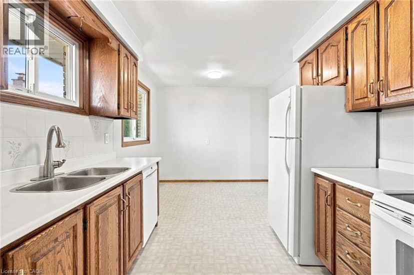 14 GREEN FOREST Drive — photo 16 of 40