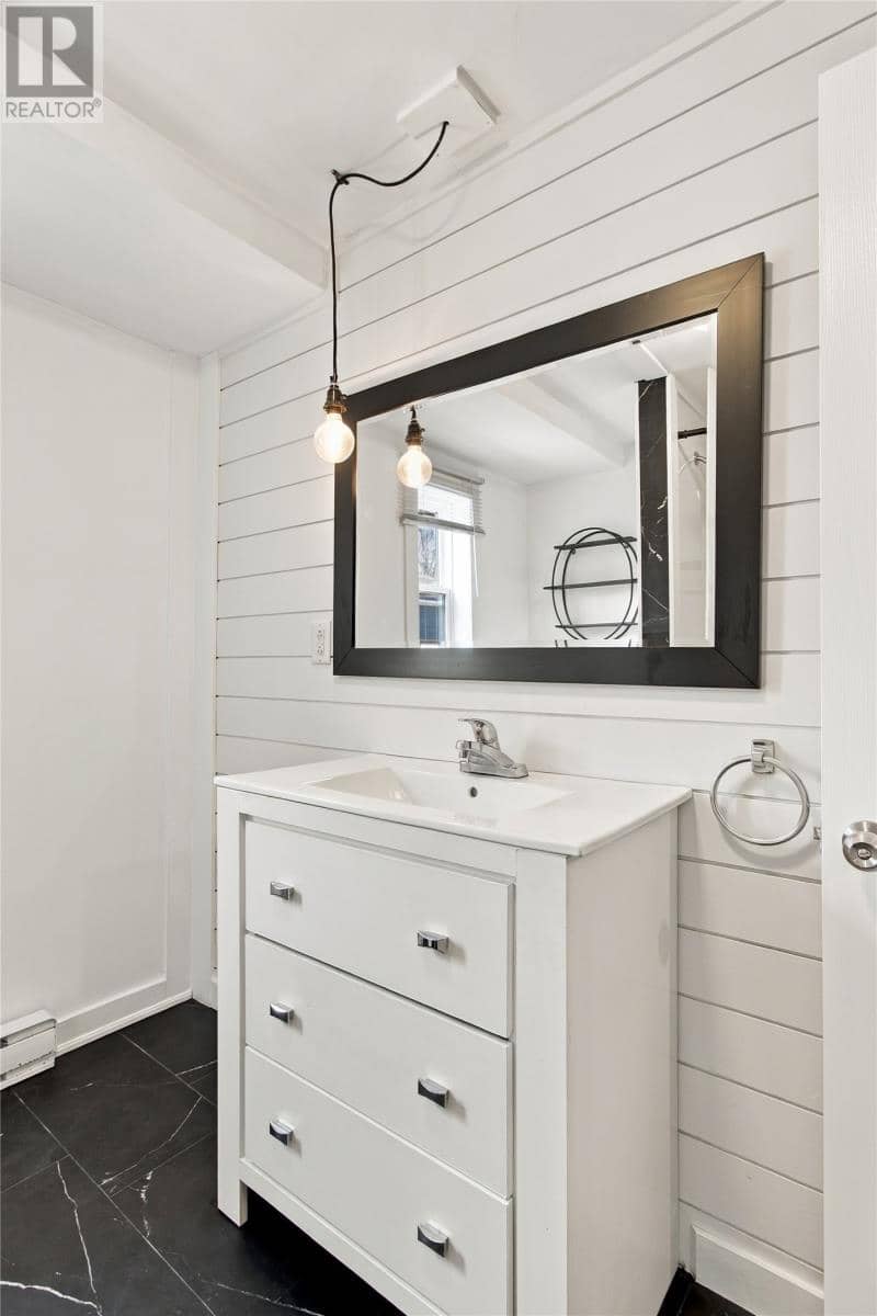 8 Charlton Street — photo 14 of 25