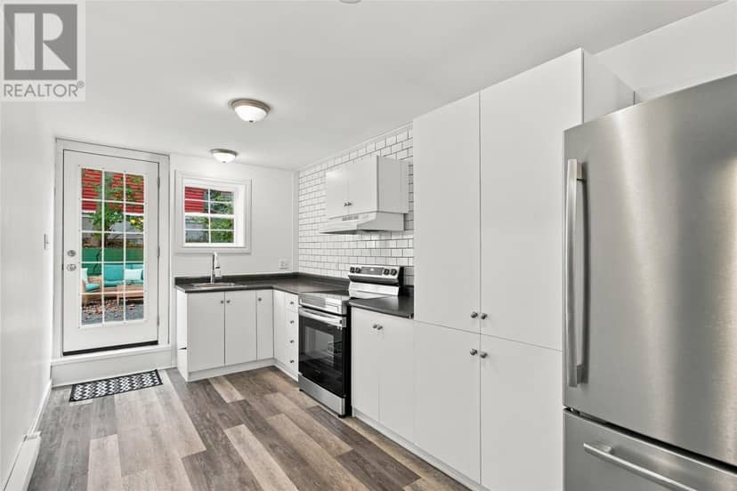 8 Charlton Street — photo 7 of 25