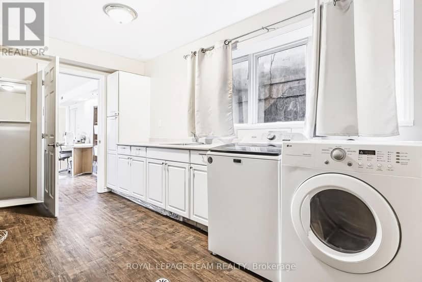 2027 Dundas Street — photo 31 of 40