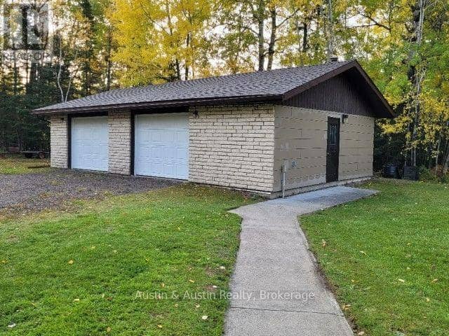 257 McMillan Crescent, Dryden, photo 3