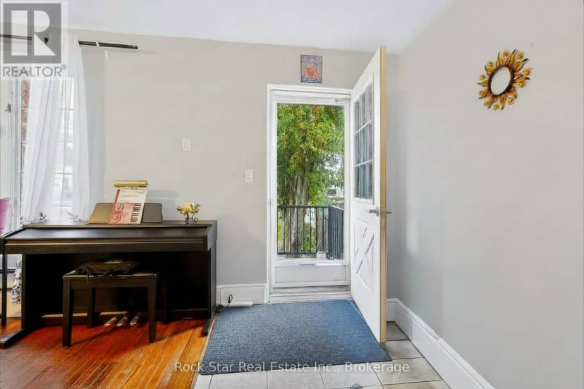 1162 Northmount Avenue — photo 2 of 34