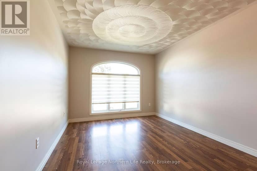 511 Bromley Avenue — photo 13 of 40