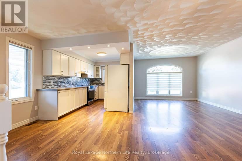 511 Bromley Avenue — photo 14 of 40