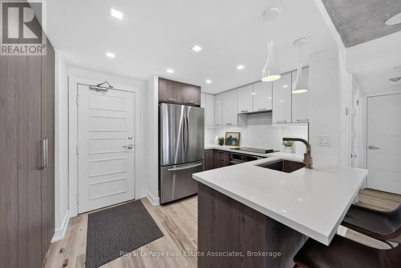 1603 - 705 King Street W — photo 8 of 21