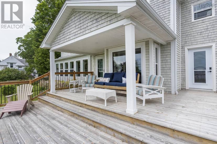 116 Pleasant Street — photo 17 of 40