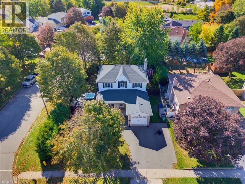 74 STIRLING MACGREGOR Drive — photo 32 of 40