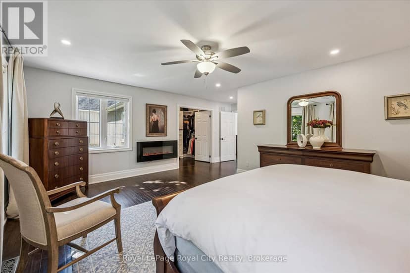 11 - 25 Manor Park Crescent — photo 28 of 40