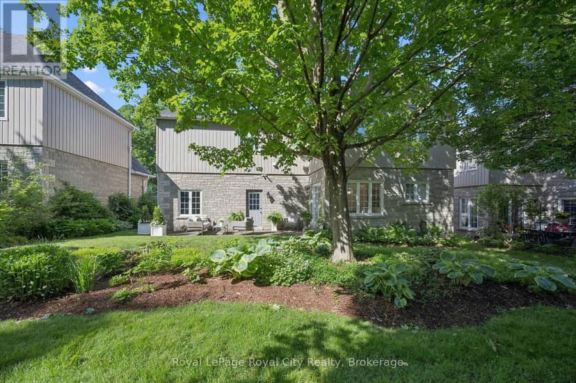 11 - 25 Manor Park Crescent — photo 34 of 40
