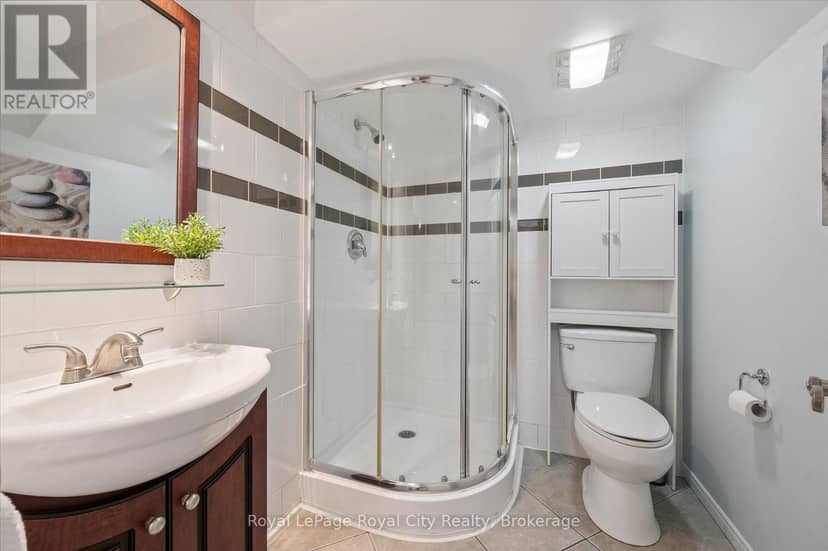 27 Oakridge Crescent — photo 39 of 40