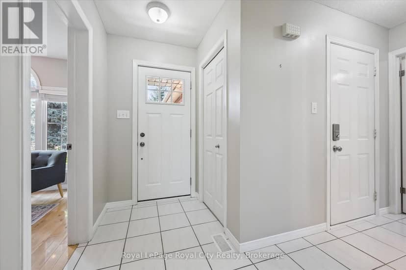 27 Oakridge Crescent, Guelph, photo 4