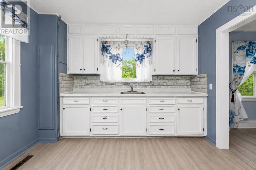 173 Cabot Street — photo 8 of 25