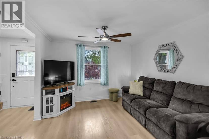 9 AYLMER Street — photo 10 of 38