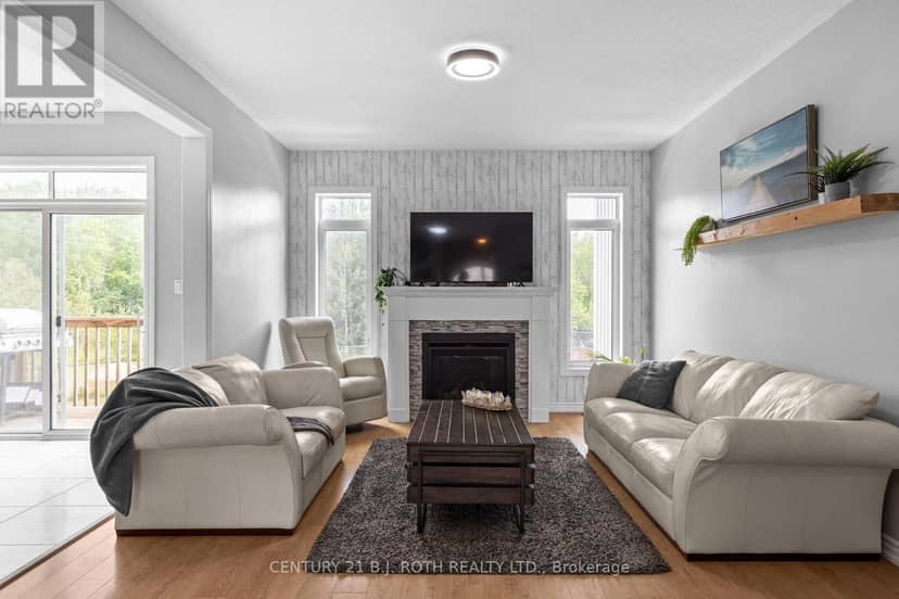 211 Roy Drive — photo 12 of 35