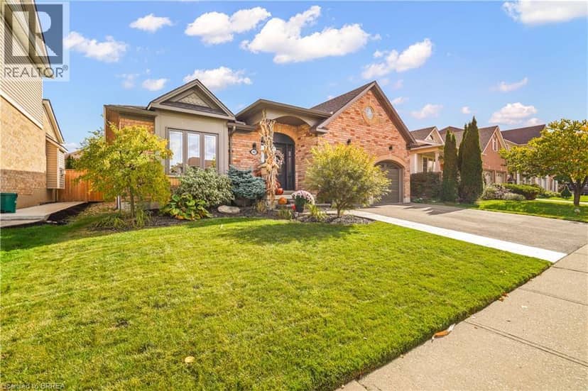 42 EDITH MONTURE Avenue, Brantford, photo 3