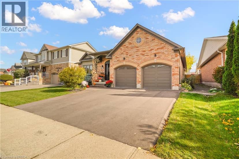 42 EDITH MONTURE Avenue, Brantford, photo 2