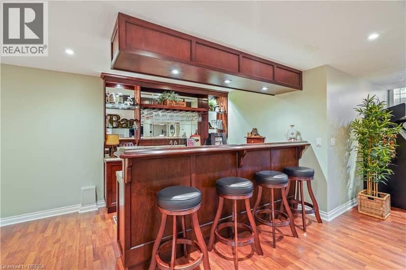 42 EDITH MONTURE Avenue — photo 34 of 40
