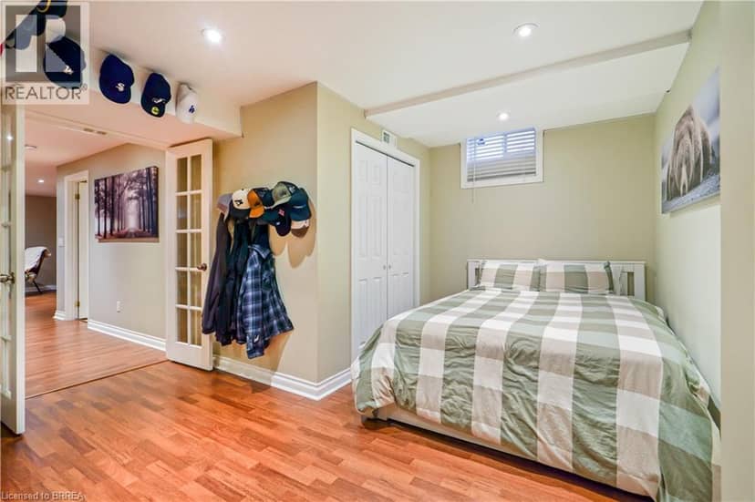 42 EDITH MONTURE Avenue — photo 39 of 40