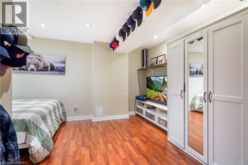 42 EDITH MONTURE Avenue — photo 40 of 40