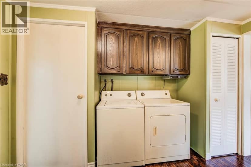 63 FAIRVIEW Crescent — photo 20 of 25