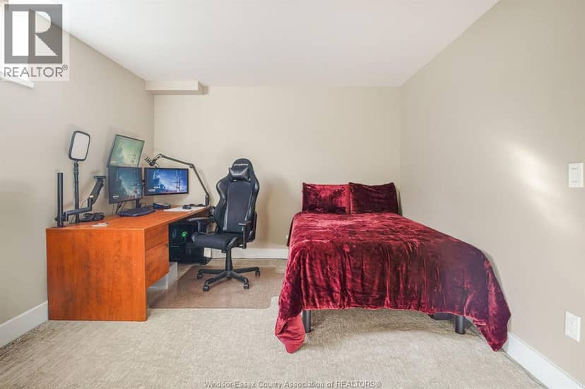 6087 Laurentide — photo 28 of 37