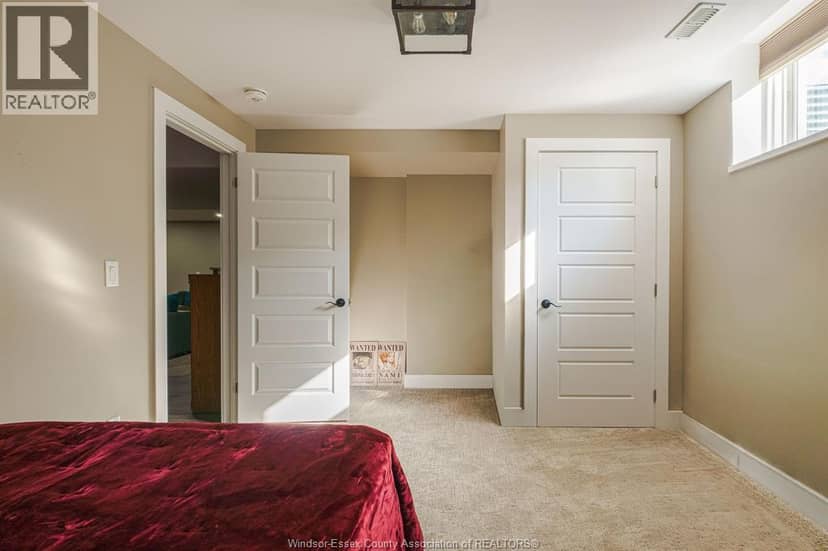6087 Laurentide — photo 29 of 37
