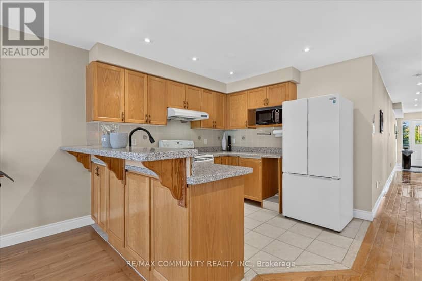 82 Burgeess Crescent — photo 14 of 39