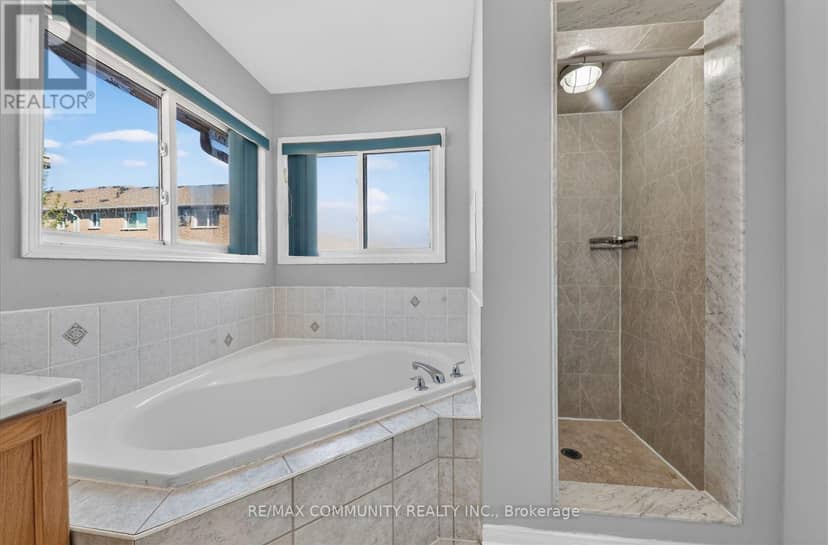 82 Burgeess Crescent — photo 23 of 39
