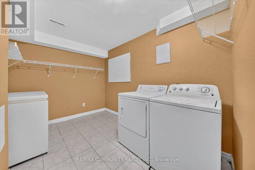 82 Burgeess Crescent — photo 32 of 39