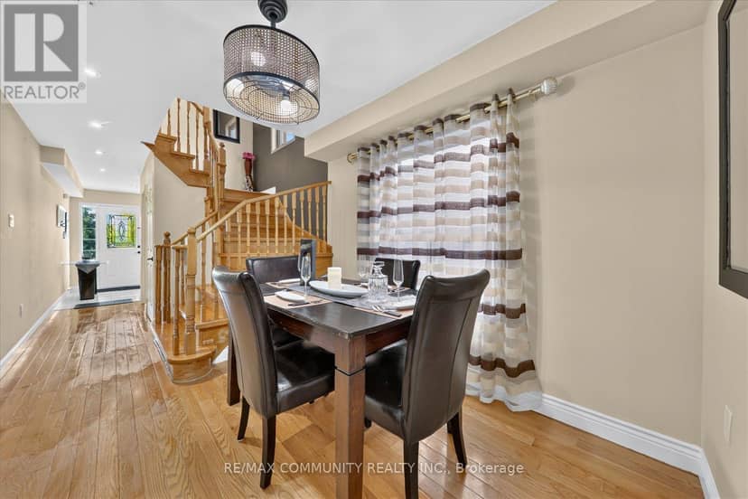 82 Burgeess Crescent — photo 9 of 39