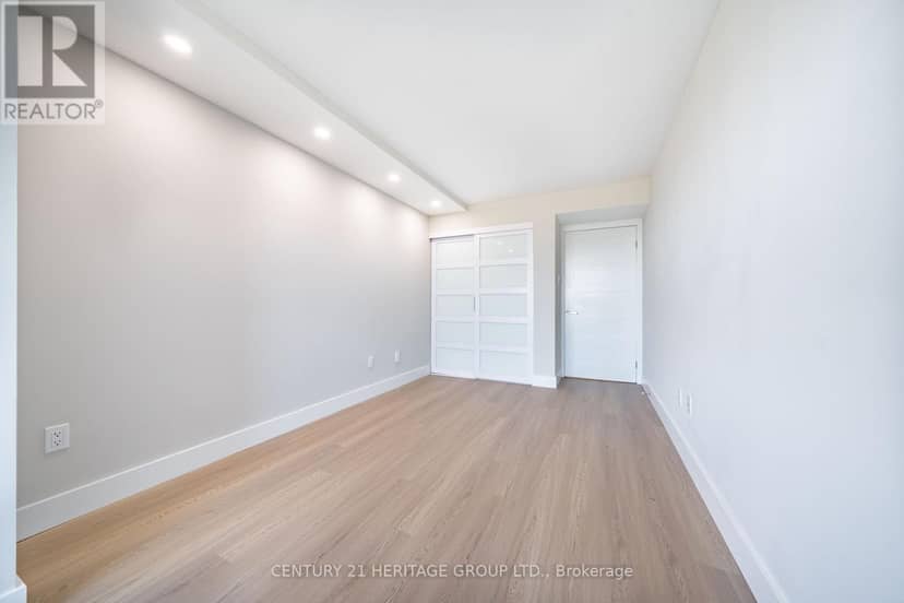 1203 - 7 Townsgate Drive — photo 21 of 40