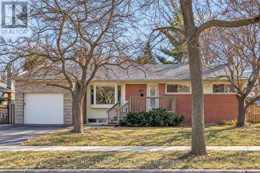 39 Seaton Drive, Aurora