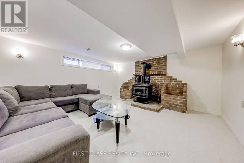 39 Seaton Drive — photo 11 of 15