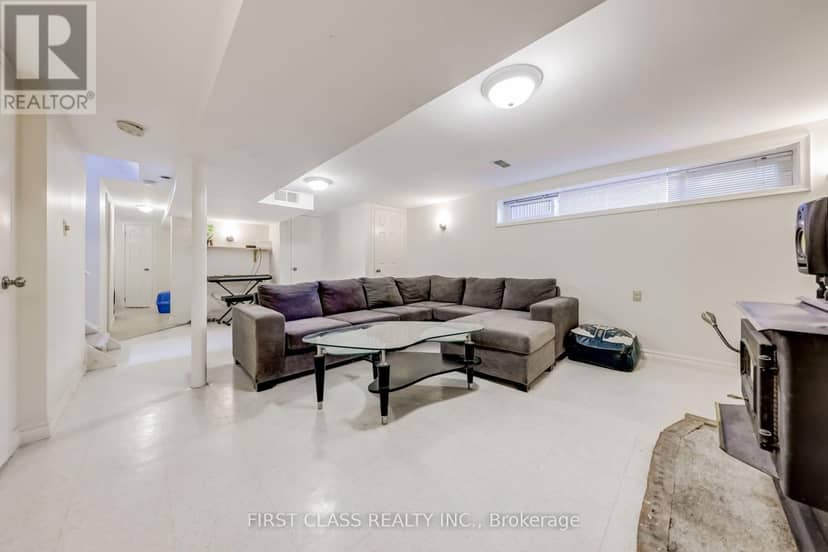 39 Seaton Drive — photo 12 of 15