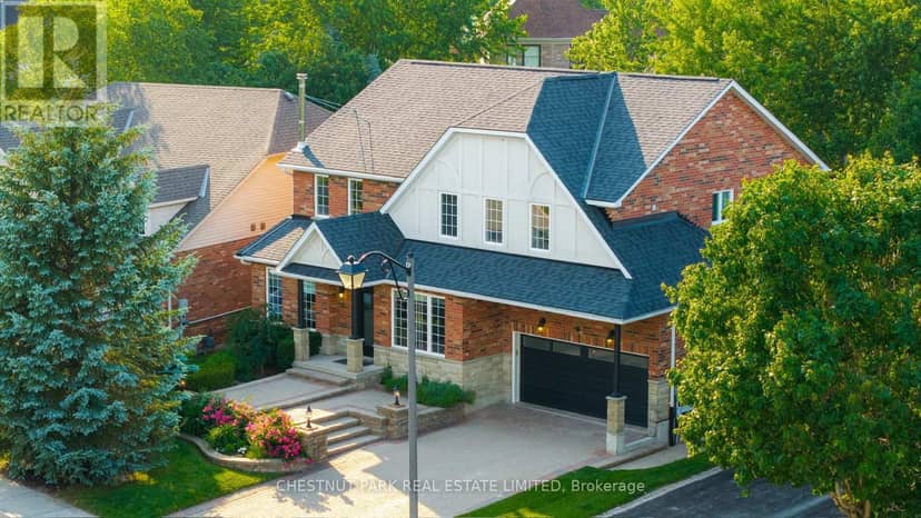 8 Cyril Richardson Court, Uxbridge, photo 2