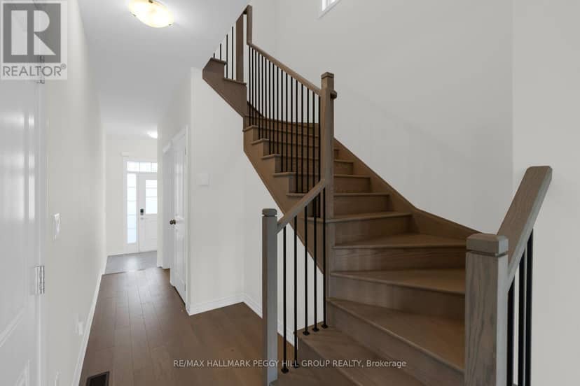 70 Phoenix Boulevard, Barrie, photo 5