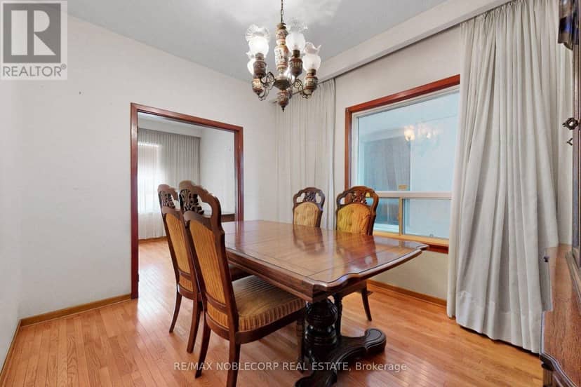 36 Earlscourt Avenue — photo 13 of 40