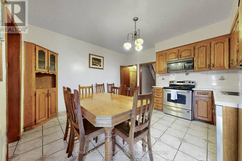 36 Earlscourt Avenue — photo 18 of 40
