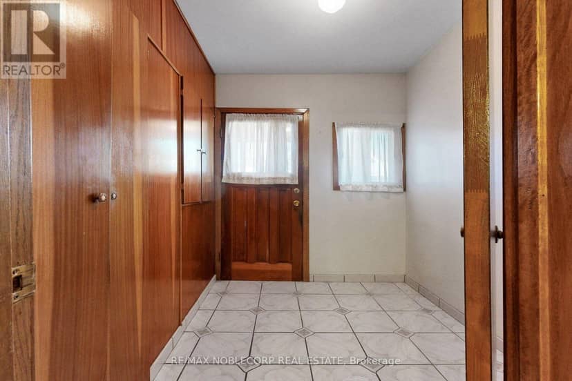 36 Earlscourt Avenue — photo 20 of 40