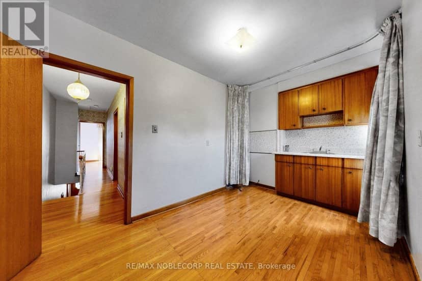 36 Earlscourt Avenue — photo 31 of 40