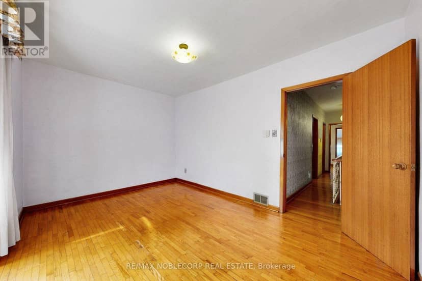 36 Earlscourt Avenue — photo 37 of 40